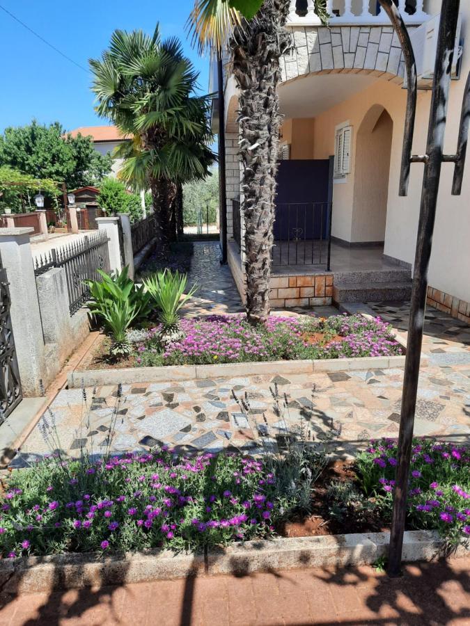 Apartments Marinela Πόρετς Εξωτερικό φωτογραφία