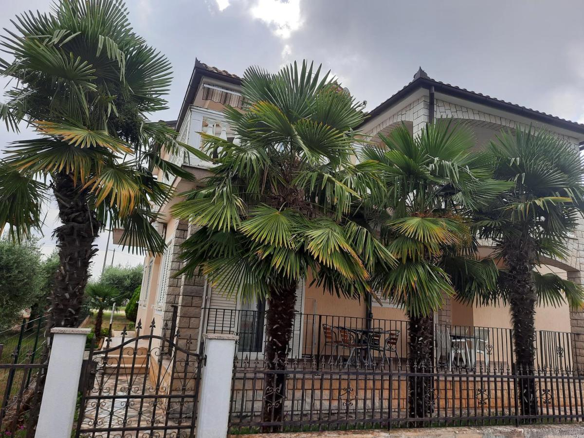 Apartments Marinela Πόρετς Εξωτερικό φωτογραφία