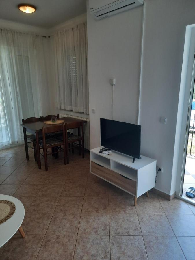 Apartments Marinela Πόρετς Εξωτερικό φωτογραφία