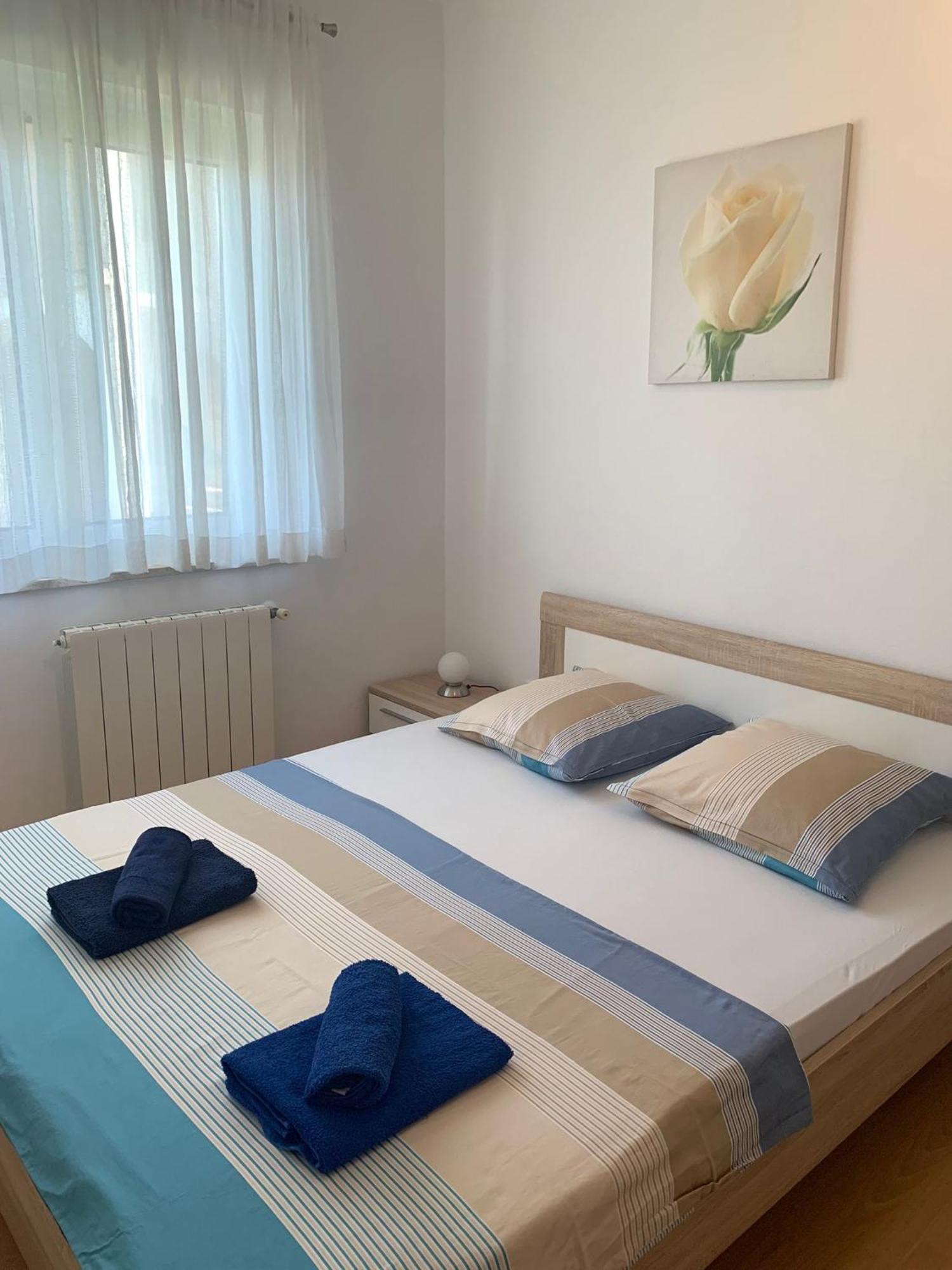 Apartments Marinela Πόρετς Εξωτερικό φωτογραφία