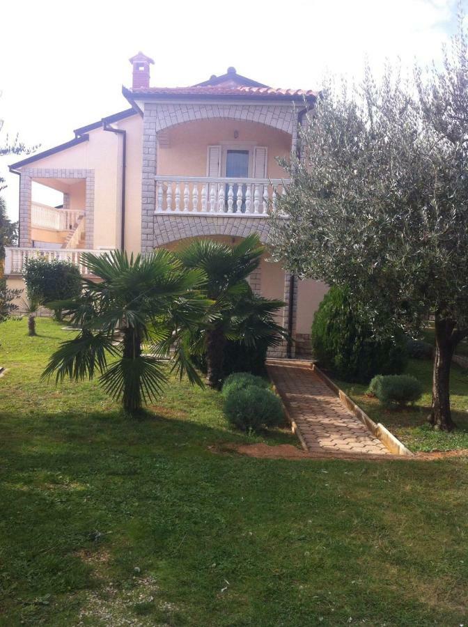 Apartments Marinela Πόρετς Εξωτερικό φωτογραφία