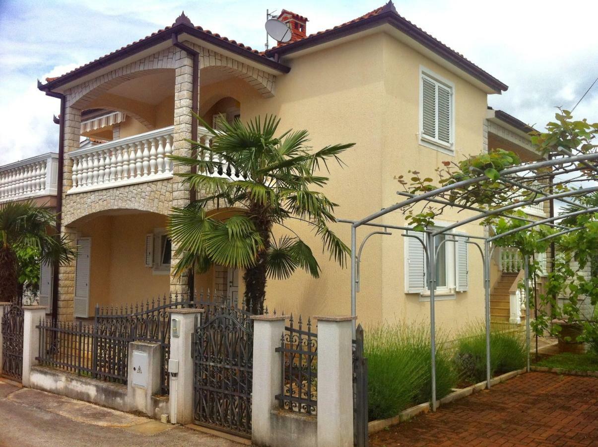 Apartments Marinela Πόρετς Εξωτερικό φωτογραφία