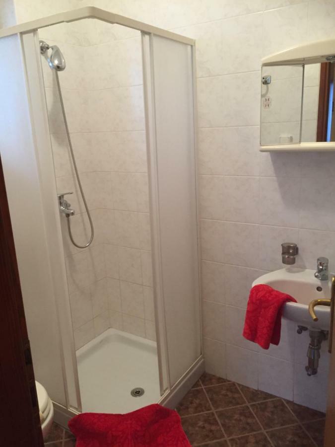 Apartments Marinela Πόρετς Εξωτερικό φωτογραφία
