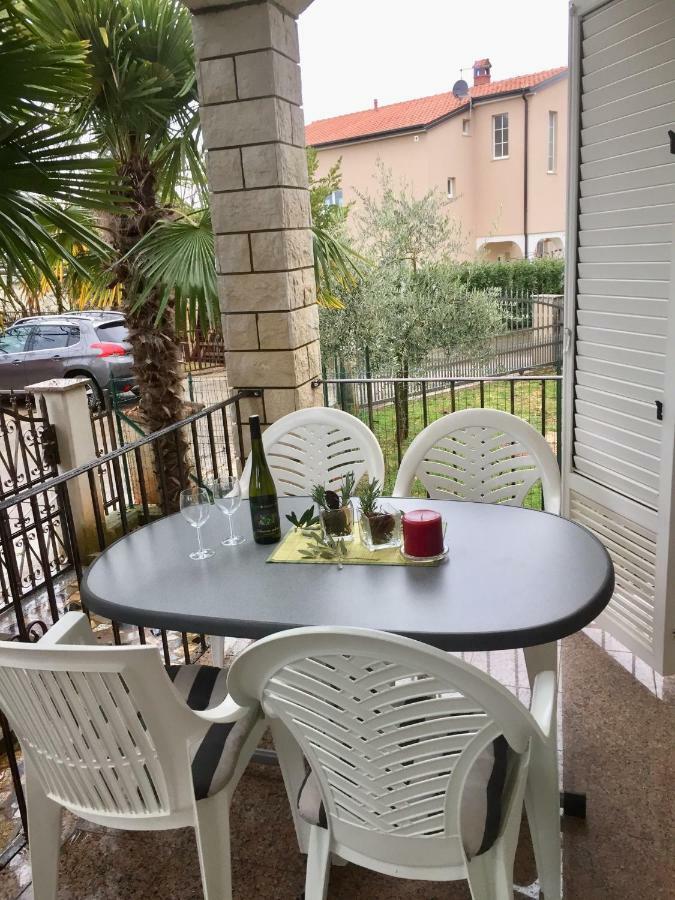 Apartments Marinela Πόρετς Εξωτερικό φωτογραφία
