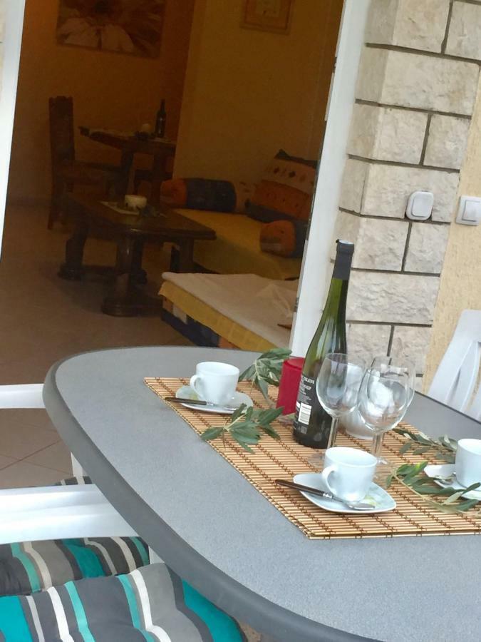 Apartments Marinela Πόρετς Εξωτερικό φωτογραφία