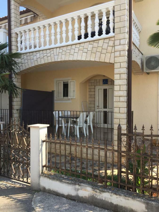 Apartments Marinela Πόρετς Εξωτερικό φωτογραφία